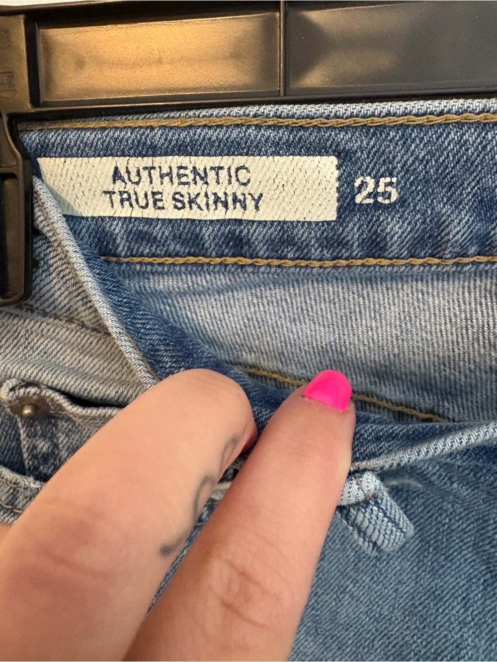 GAP Distressed Light Blue Women's Jeans - Picture 3 of 6